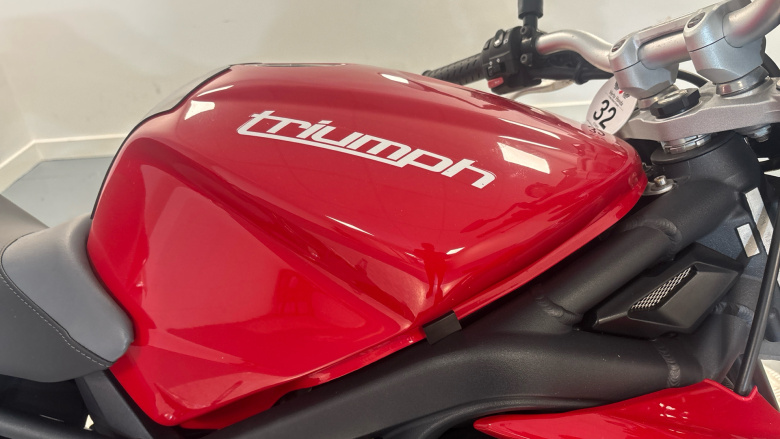 Triumph Street Triple R (12MY)